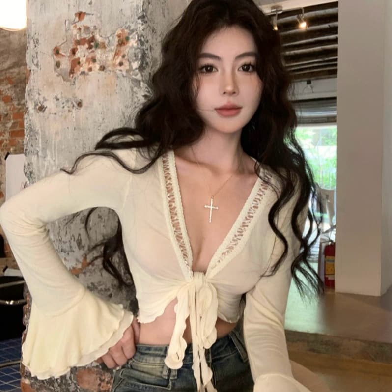 Pure Desire Hot Girl Tie-Strap Sun Protection Jacket for Women, Summer Sexy Fitted Short Hollow Flared Sleeve V-Neck Long-Sleeve Top