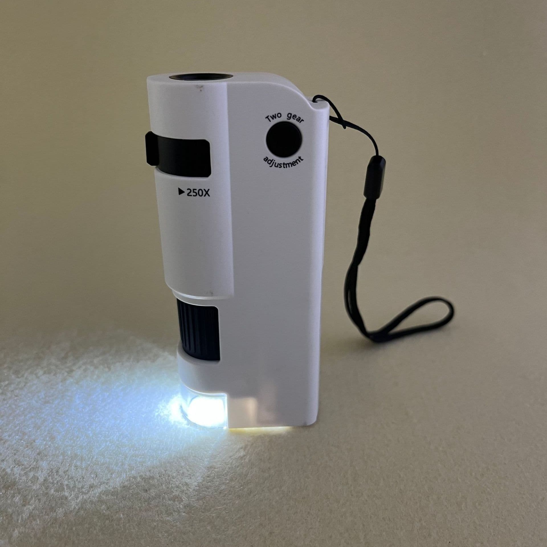 New 100-250x adjustable magnification microscope with light source and UV counterfeit detection lamp