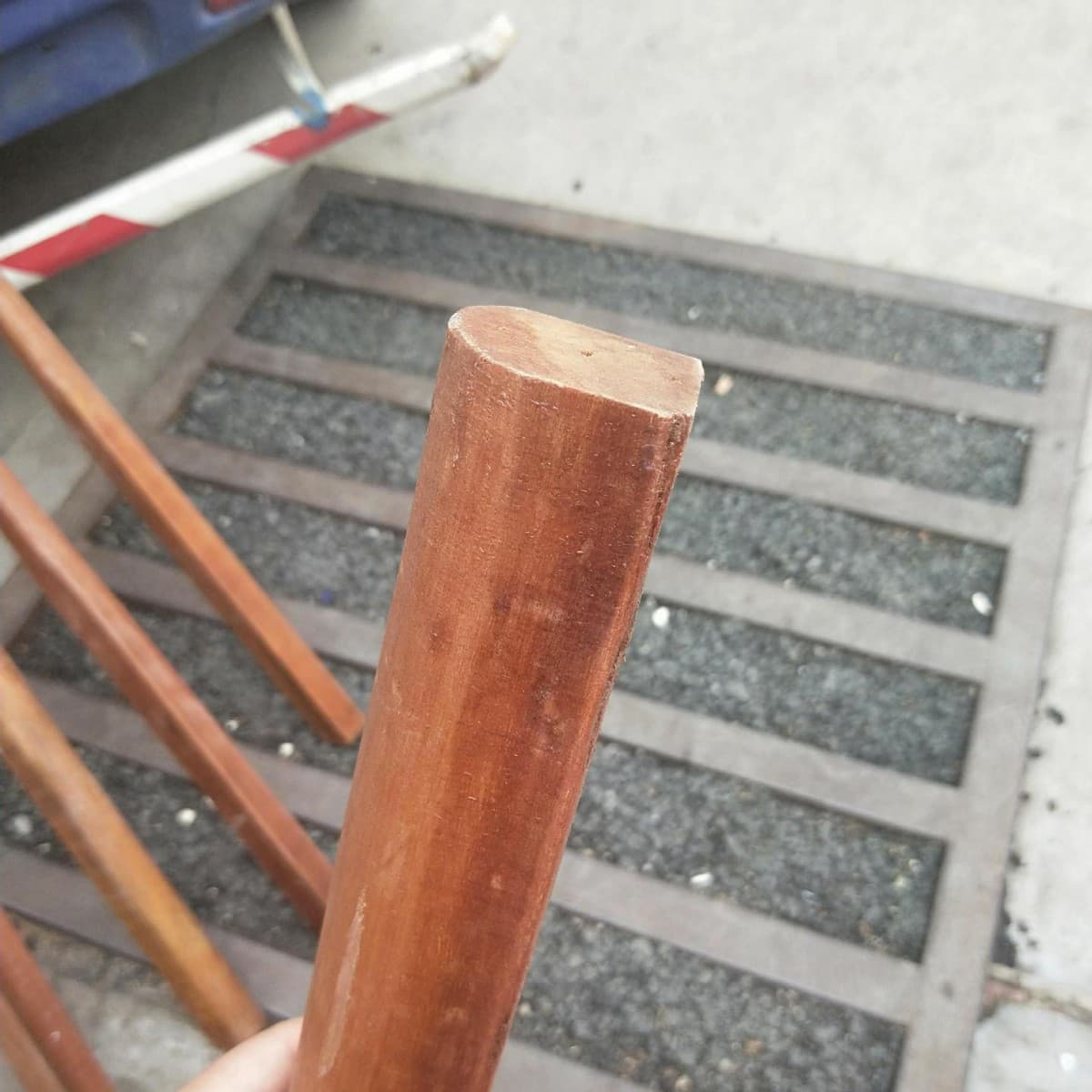 In Stock Farm Tool Hoe Handle, Pickaxe Handle, Half-Round Square Head Hoe Handle, D-Shaped Locust Wood Hoe Handle, Round Wooden Hoe Handle, Hoe Handle