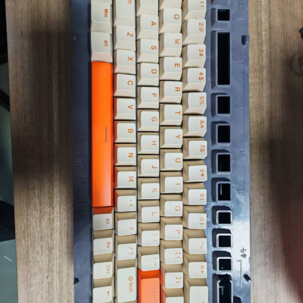 Universal two-color keycaps, freely mix and match, drop shipping, keycaps, not a Bluetooth keyboard