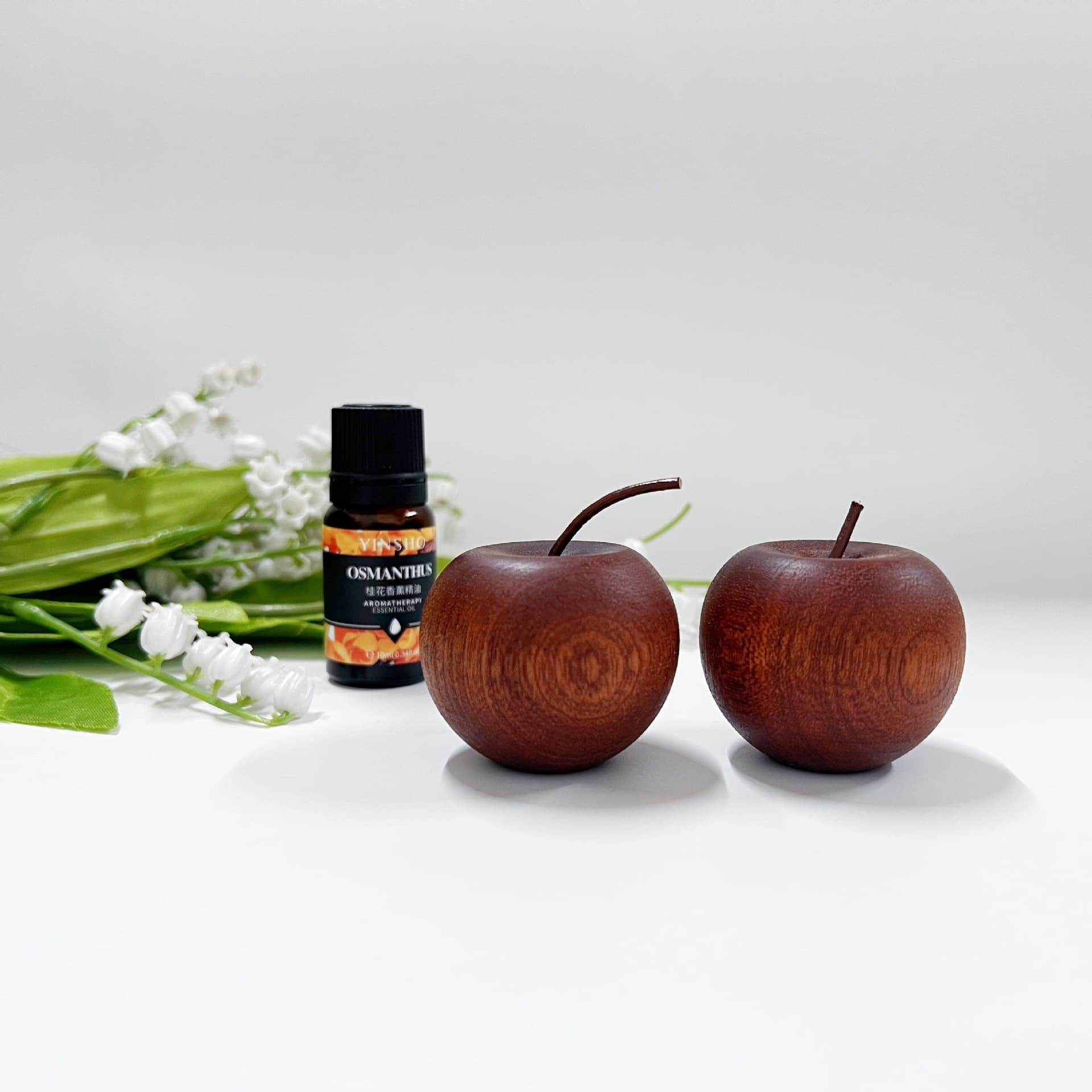 Spot creative new car-mounted incense wood, solid wood incense bottle, essential oil incense wood, incense wood, aromatherapy wood ornaments