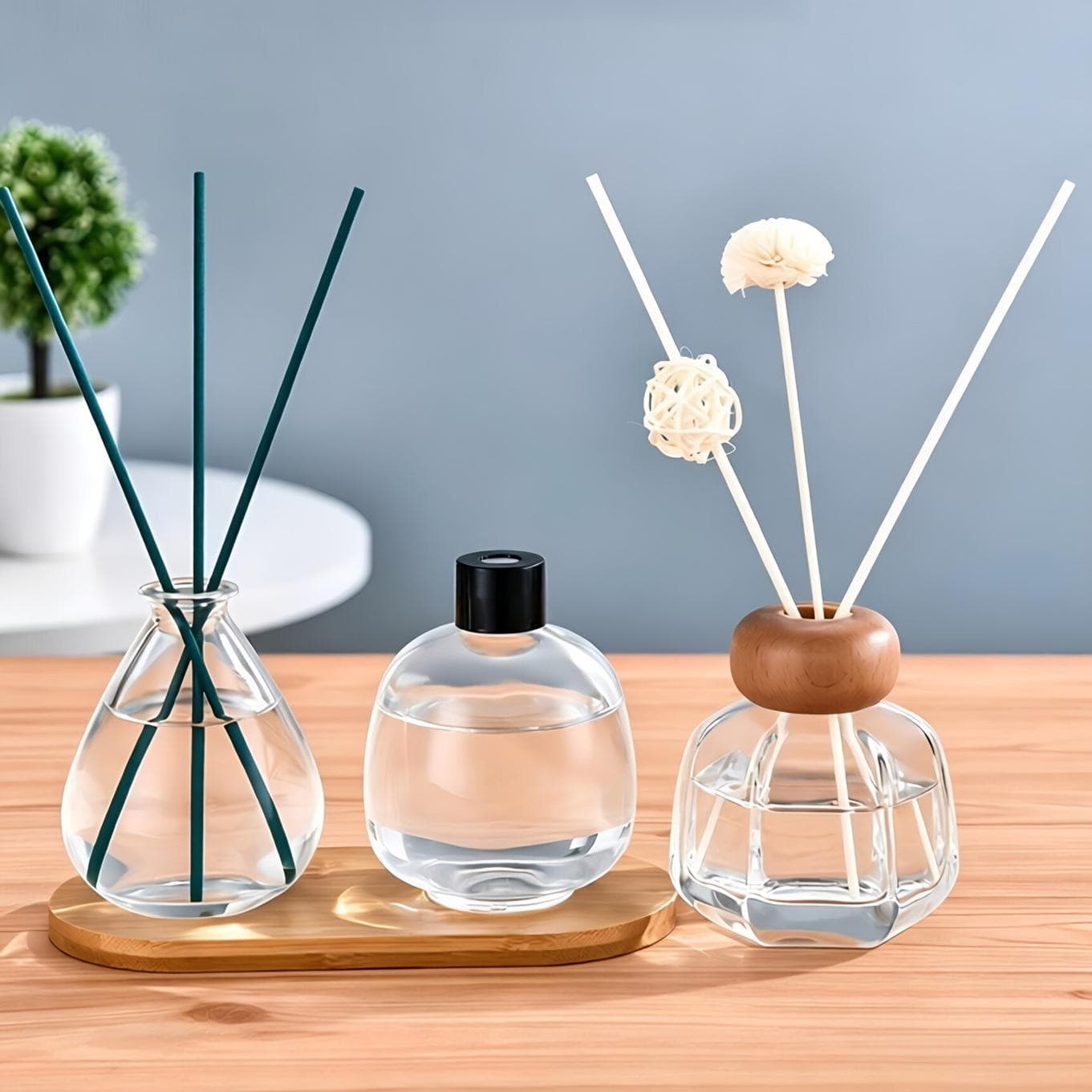 A variety of aromatherapy glass bottles, fire-free rattan aroma volatile bottles, car aromatherapy diffuser bottles, transparent aromatherapy sub-bottles