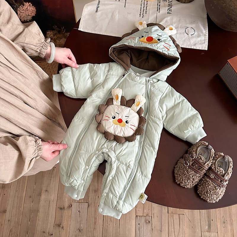 Infant down jacket 2025 new winter girl baby plush fashionable down jumpsuit outdoor suit romper category A