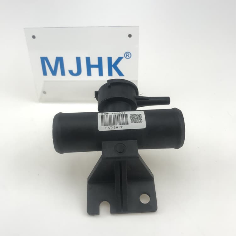 1350A015 Car Water Outlet, Thermostat Cover, Car Water Outlet Assembly
