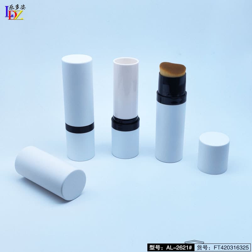 Concealer Stick with Brush Head, Foundation Contour Black Gold Highlighter Stick, Brightening Stick, Body Cream 15g Empty Tube
