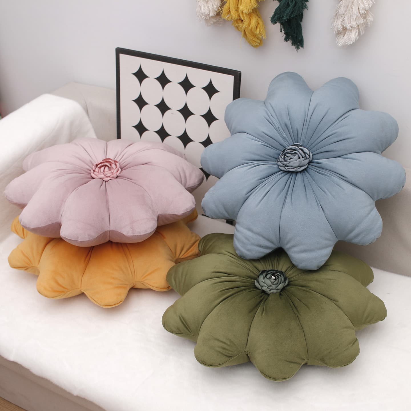 New Dutch Velvet Sunflower Shaped Throw Pillow Floral Shape Cushion Simple Style Decorative Pillow for Sofa Bedroom
