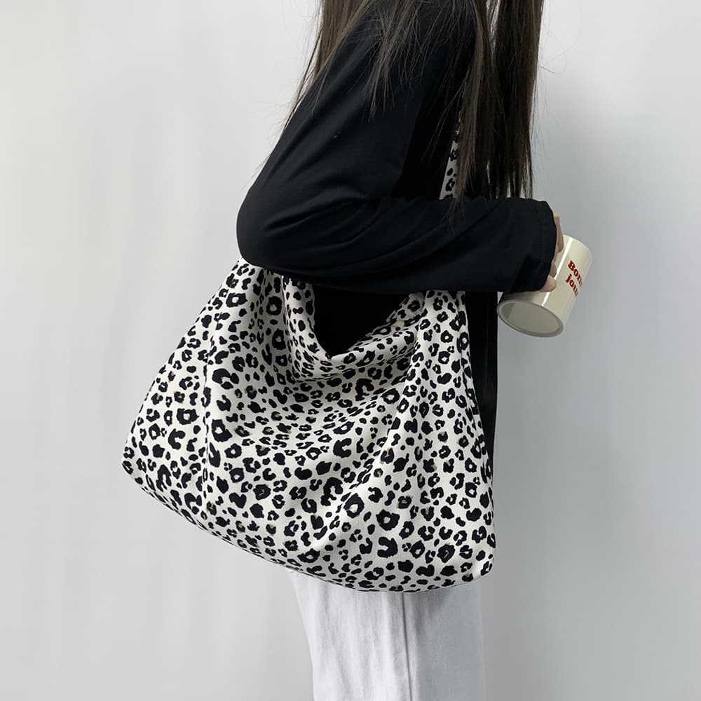 Fashionable Large Capacity Corduroy Leopard Crossbody Bag Single Shoulder Shopping Bag For Students Women's Wholesale Canvas Bag