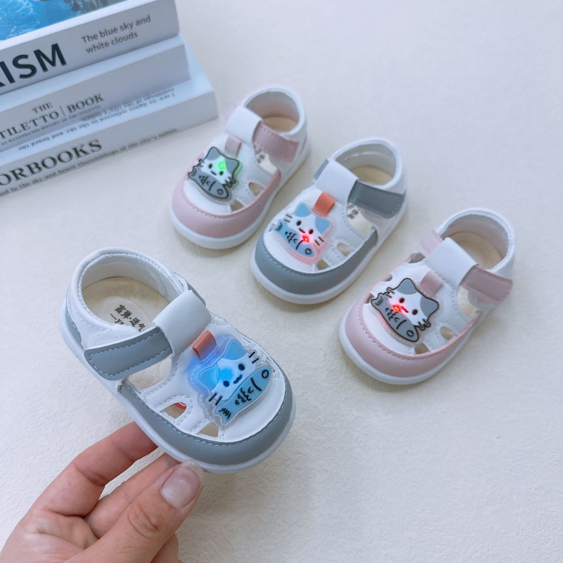 2026 Summer New Baby Walking Shoes 0-2 Years Infant Breathable Soft Sole Baby Sandals Boys Girls Croc-Style Shoes
