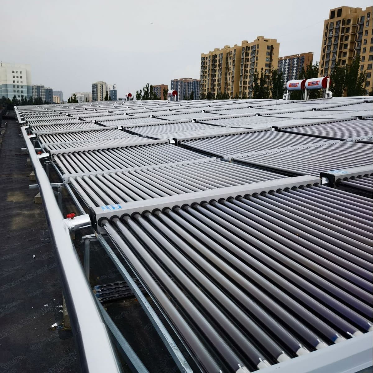 Huaxia Tongyuan smart hotel vacuum tube water heaters, domestic collectors, wholesale split-type electric heating