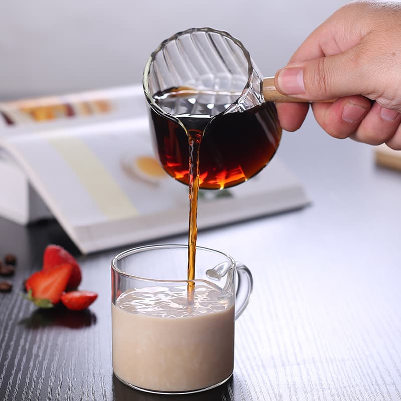 Glass milk cup wooden handle milk jug double mouth mini scale coffee plus milk cup measuring cup coffee cup extraction scale milk jug