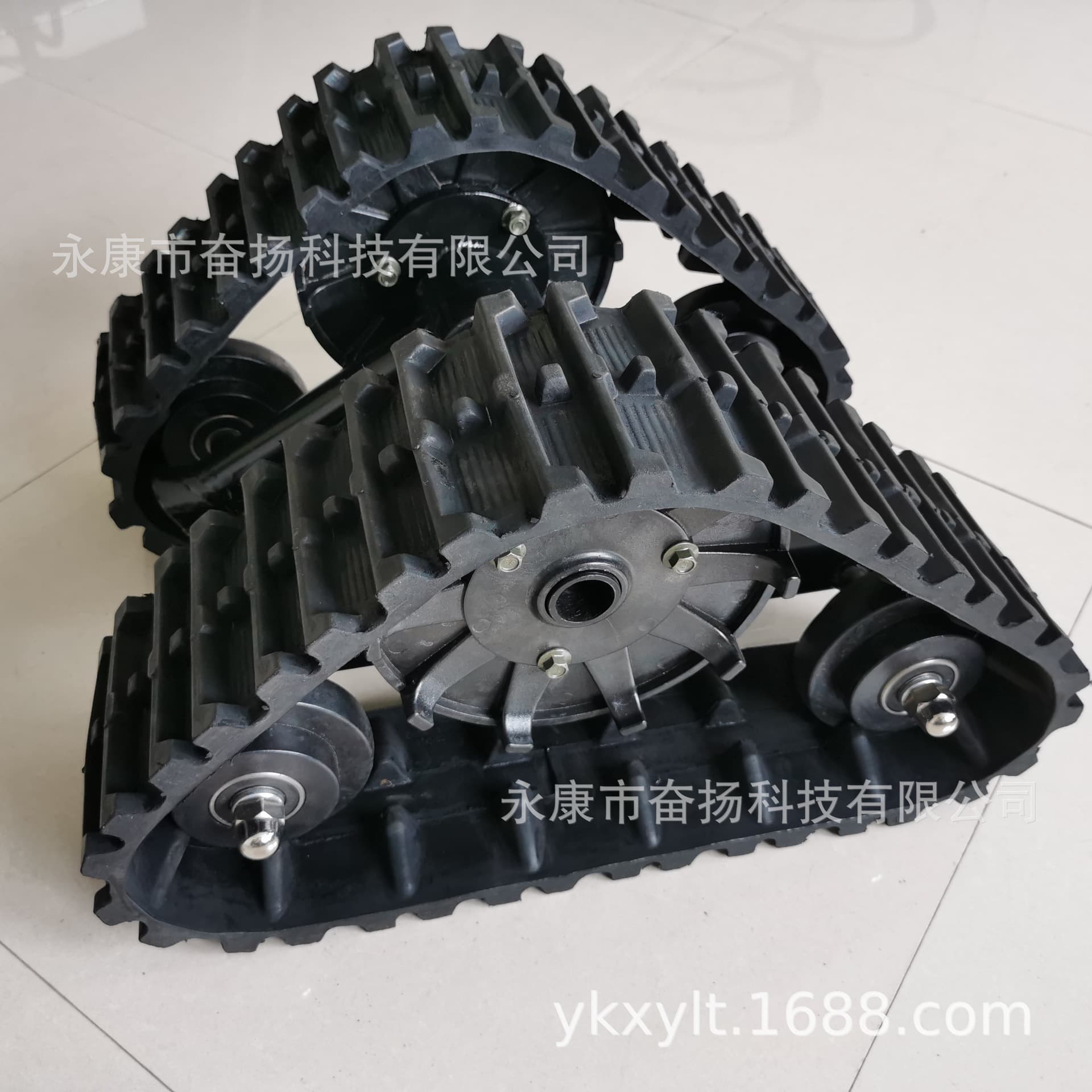 118*60*18 high-power snow blower tracks, snowmobile tracks with super wear resistance, freeze resistance, and high quality.