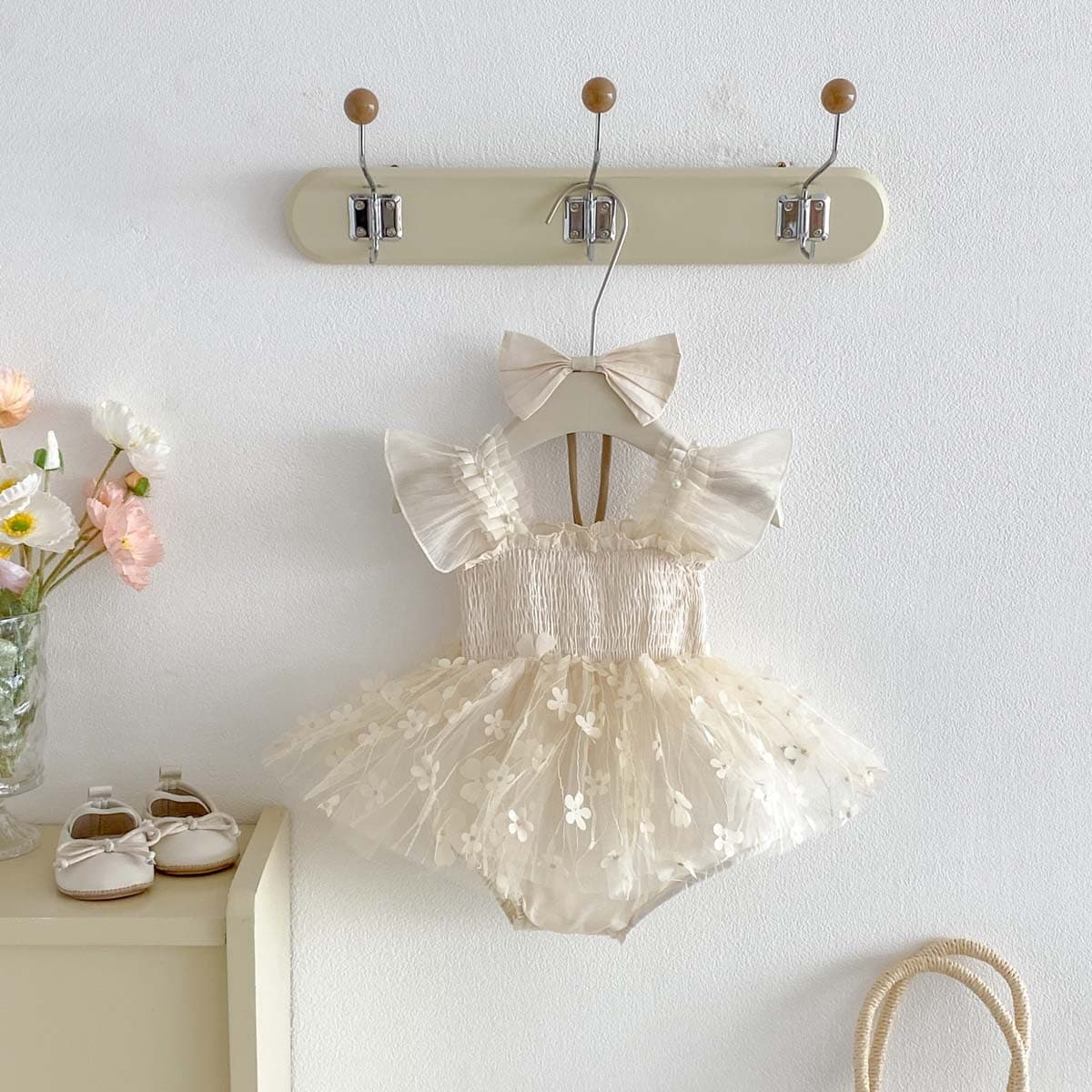 2026 Summer New Baby Girl Bodysuit with 3D Floral Tulle, Sweet Sleeveless Princess Outfit for Newborns and Full Moon Celebrations