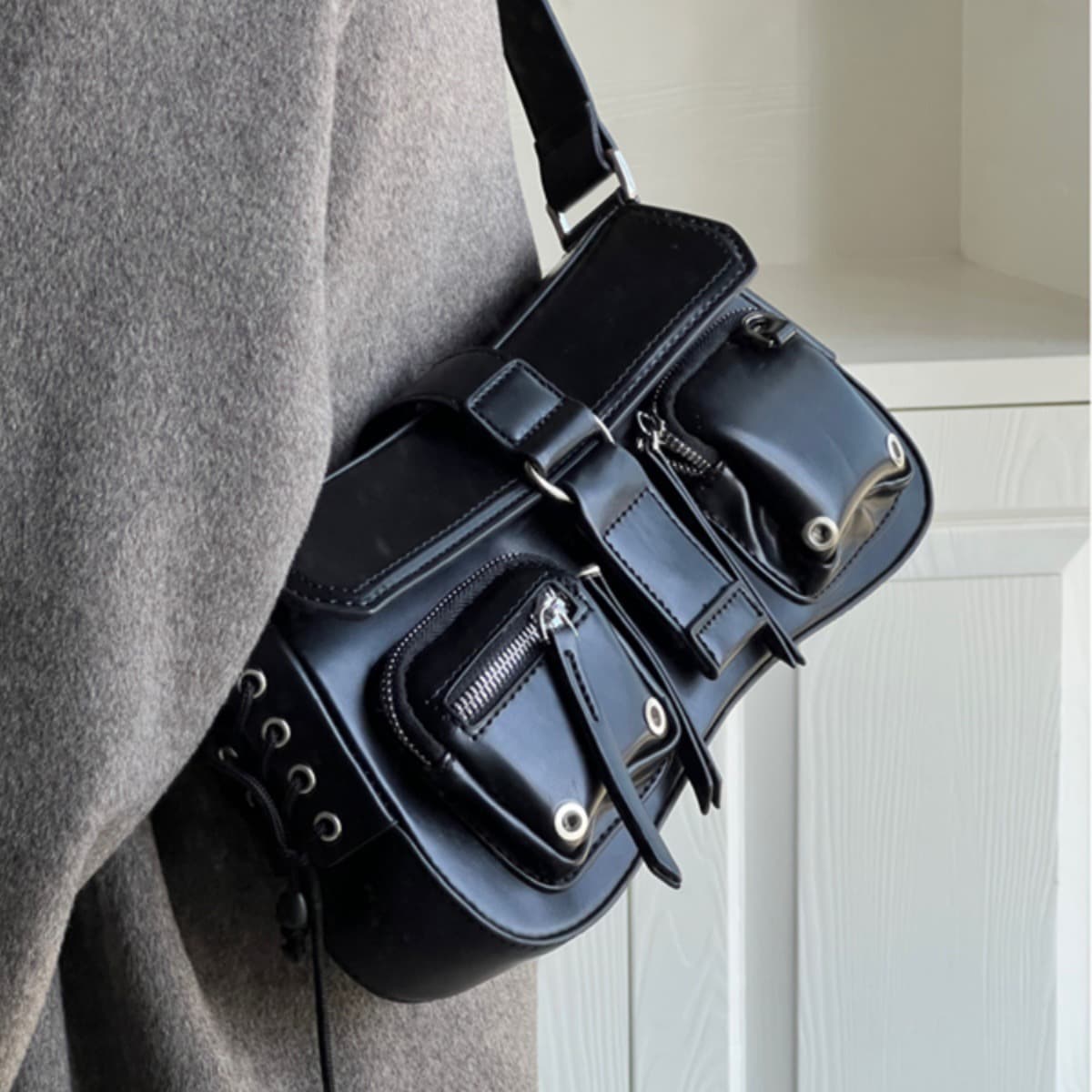 Trendy Cool Baguette Bag for Women 2026 New Niche Design Motorcycle Bag Shoulder Bag Crossbody Bag
