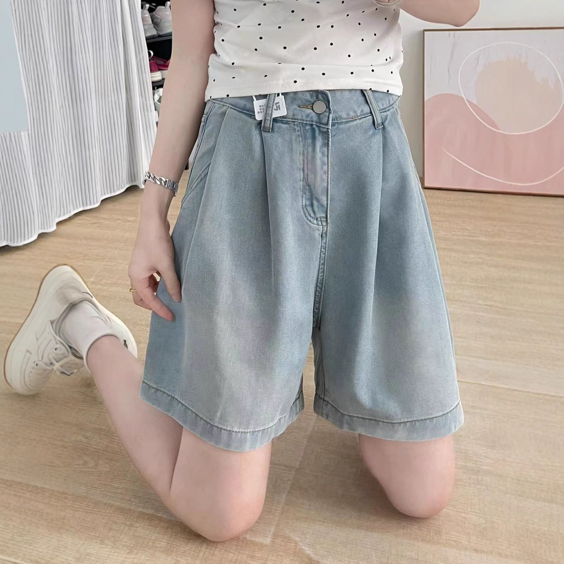 Plus size fat mm light blue five-point denim shorts women's summer thin high-waisted hip-covering wide-leg medium pants
