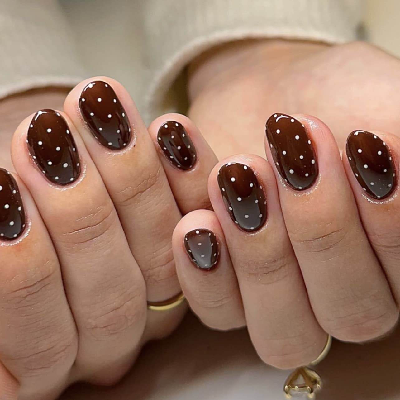 Brown Autumn/Winter Wearable Nails Fake Nails White Polka Dots Cross-Border Hot Selling Short Round Fake Nails Nail Tips