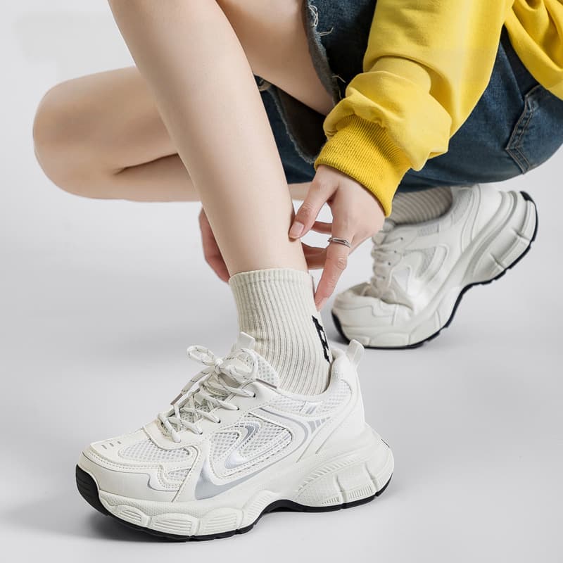 2025 New White Dad Sneakers for Women Spring/Autumn Thick Sole Running Shoes Versatile Lightweight Casual Athletic Shoes