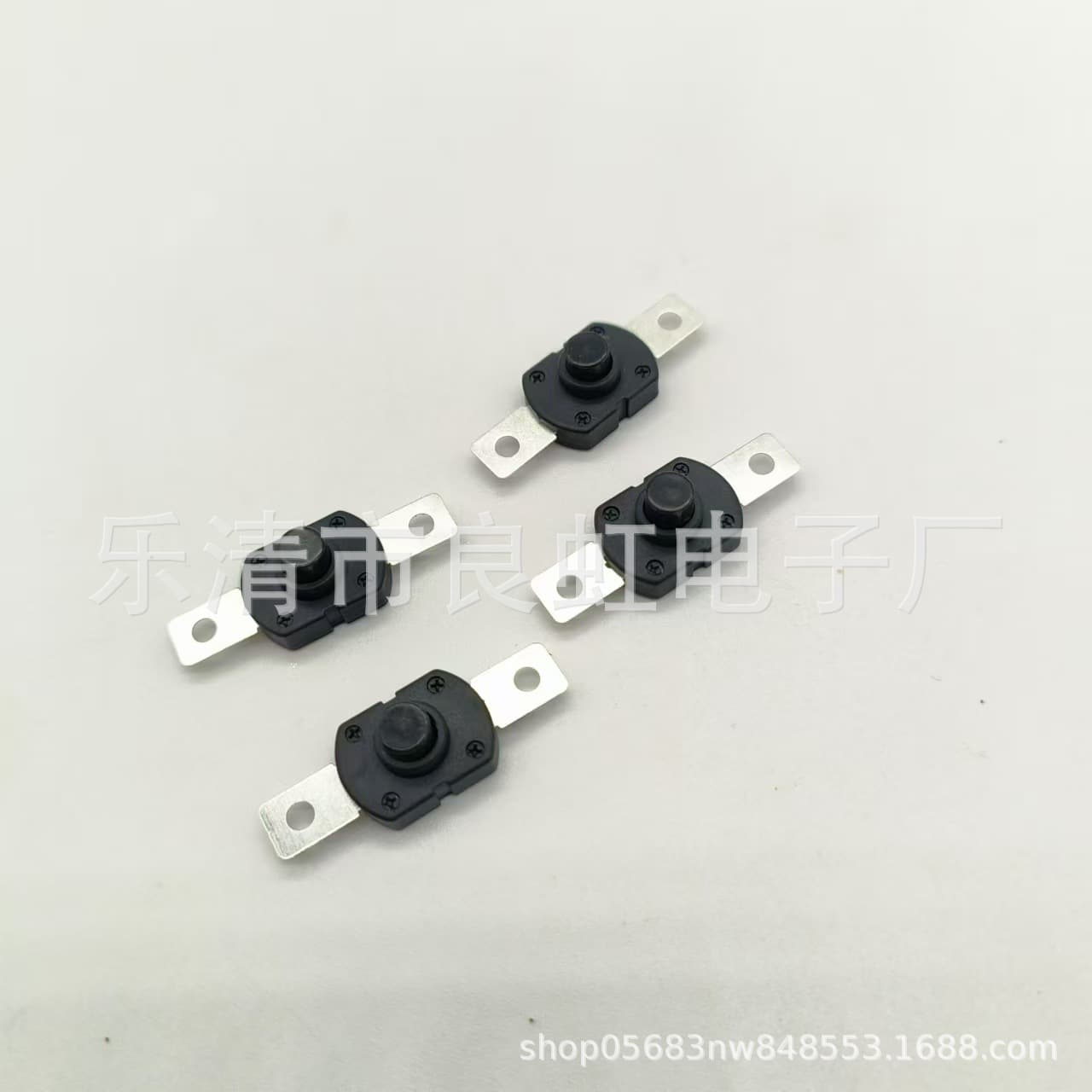 Flashlight switch on/off; Toy lamp 1208 desk lamp high beam push-button switch; self-locking/unlocking button.