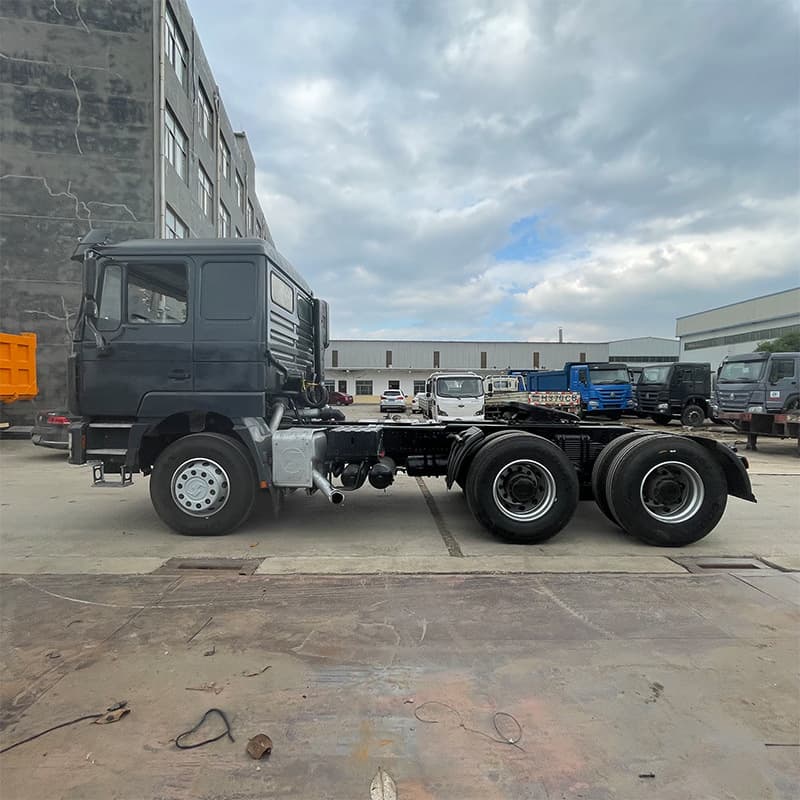 Shacman Delong F3000 Tractor, Rear 8-Wheel Freight Truck Head, 380HP Container Transport Tractor