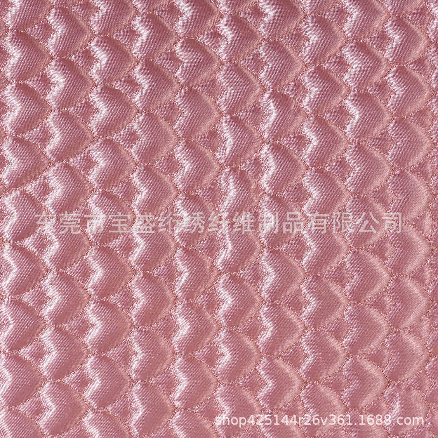 Chashan Town Baosheng undertakes cotton quilting embroidery and can provide silk, cotton, sponge, non-woven fabrics and other quilting