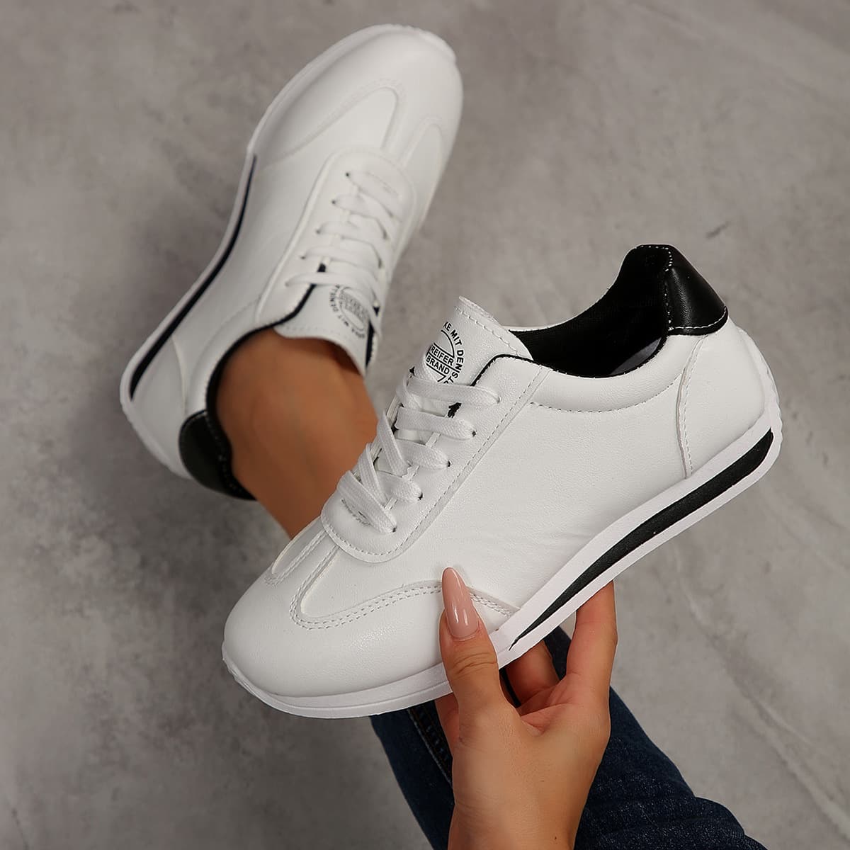 Large size foreign trade Forrest Gump shoes for women 2025 autumn new leather fashion contrasting color small white shoes lace up casual sports shoes