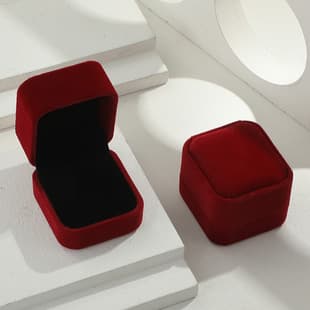 Wholesale Jewelry Box Velvet Gift Box Ring Box Packaging Box European Style Leather Gift Box Jewelry Box Source Factory