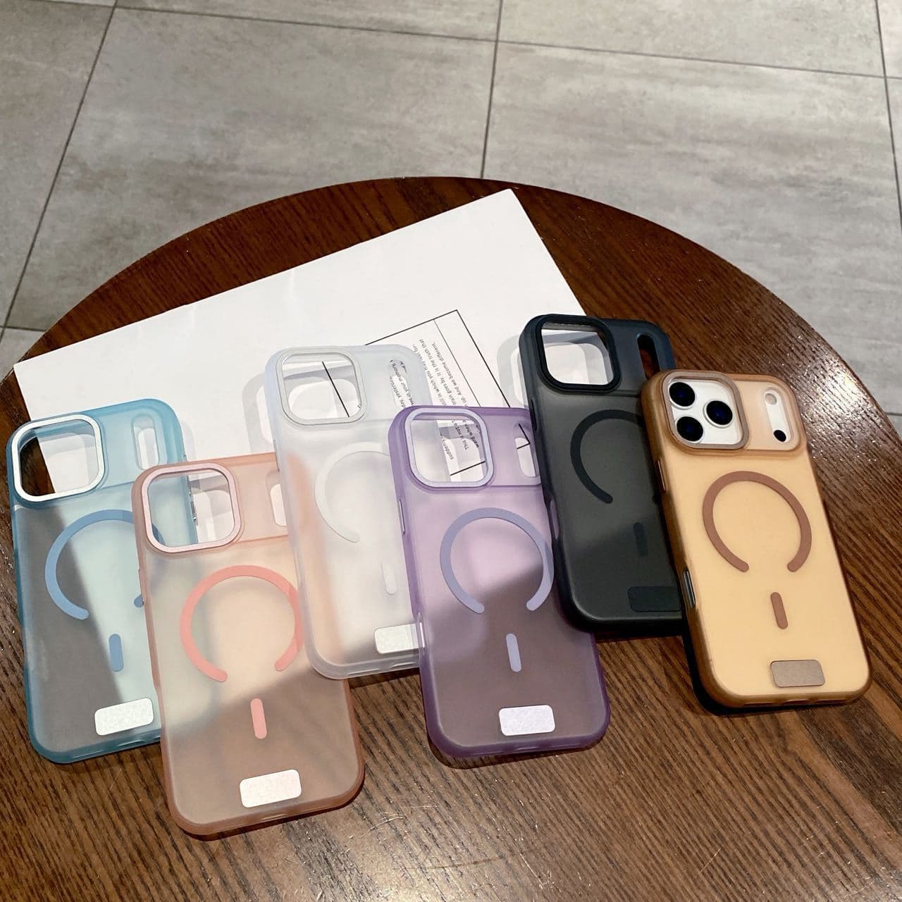 Cross-border applicable iPhone18promax mobile phone case frosted magnetic Apple 17pro simple anti-fall protective cover
