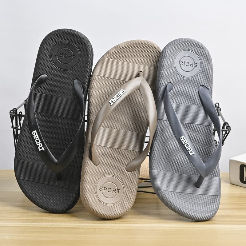 2025 New Flip Flops for Men, Summer Outdoor Beach Slippers with Non-Slip Sole for Home and Outdoor Use