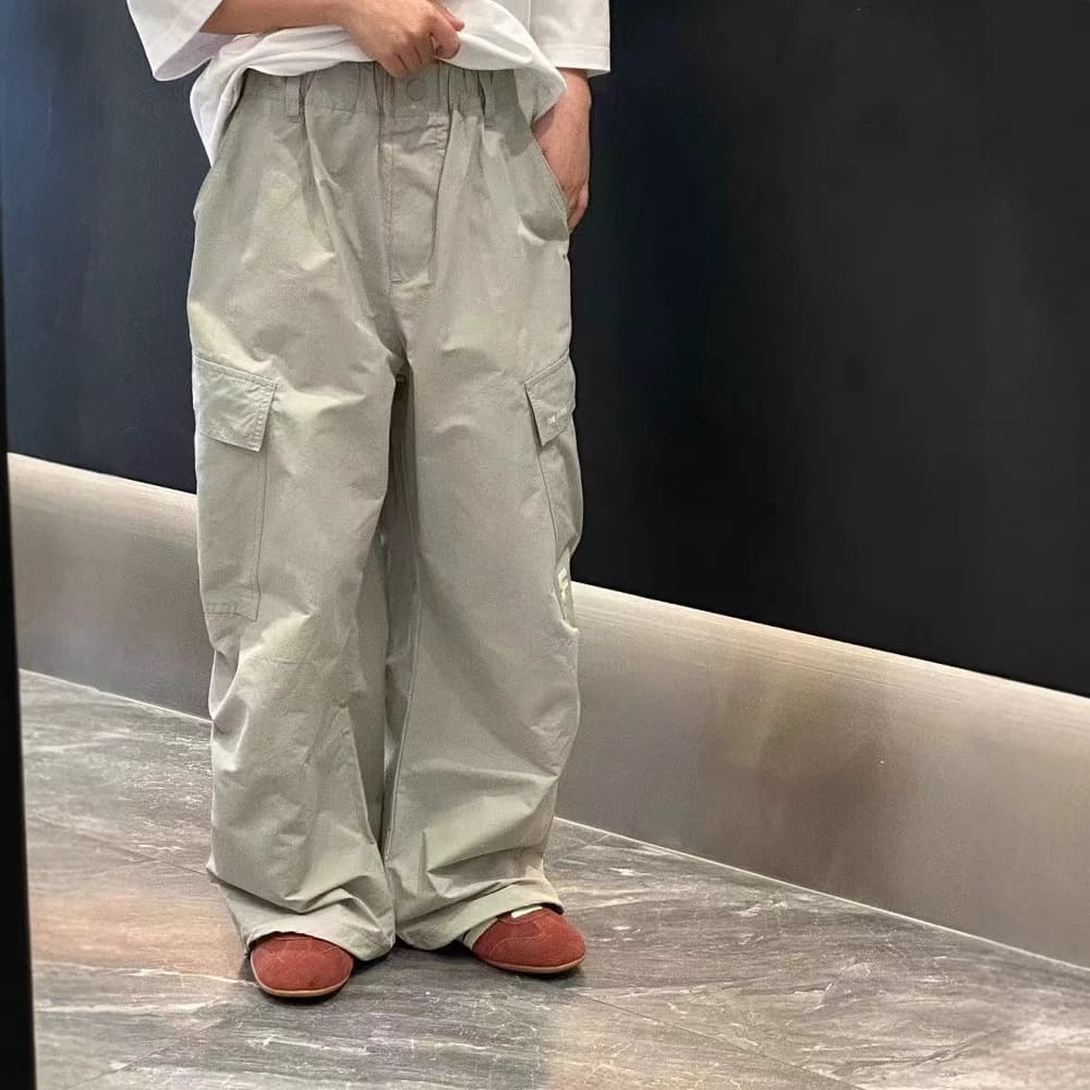 Boys' long pants, children's cargo pants, summer style, 2026 new style, casual pants for older children, solid color, versatile straight leg pants, trendy.