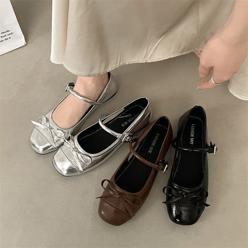 Fashionable French-style flat low-cut silver ballet Mary Jane shoes, new summer 2026 style, women's leather shoes.