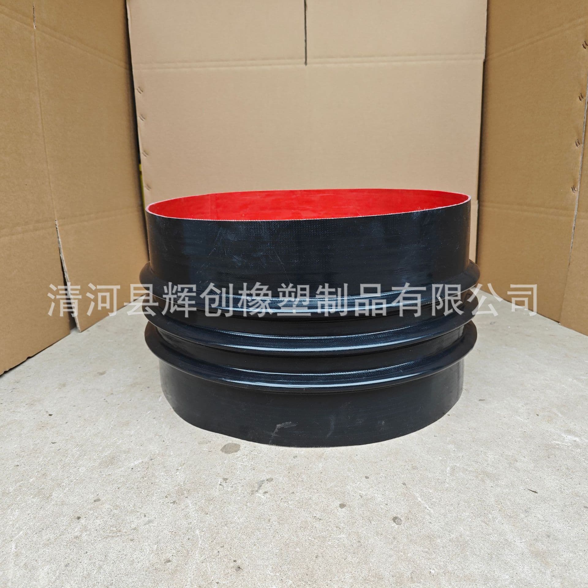 Fabric-reinforced silicone soft connections with fabric corrugated pipes, telescopic pipes, high temperature and corrosion resistant, thickened water scale soft connections.