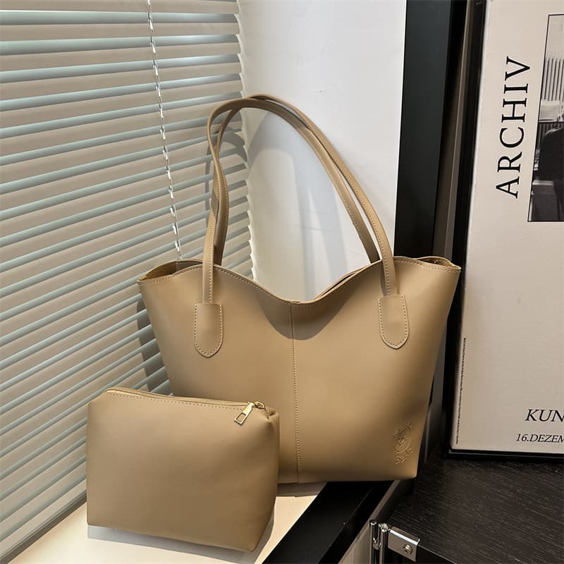 Large Capacity Commuter Minimalist Single Shoulder Tote Bag 2025 Spring Summer Vintage Fashion Premium Women's Bag Casual Minimalist