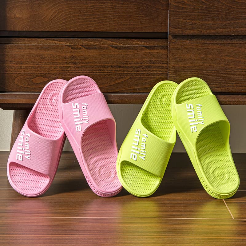 New Slippers for Home, Bathroom, Hotel, and B&B Use, Trendy Cute Couple Slippers Wholesale