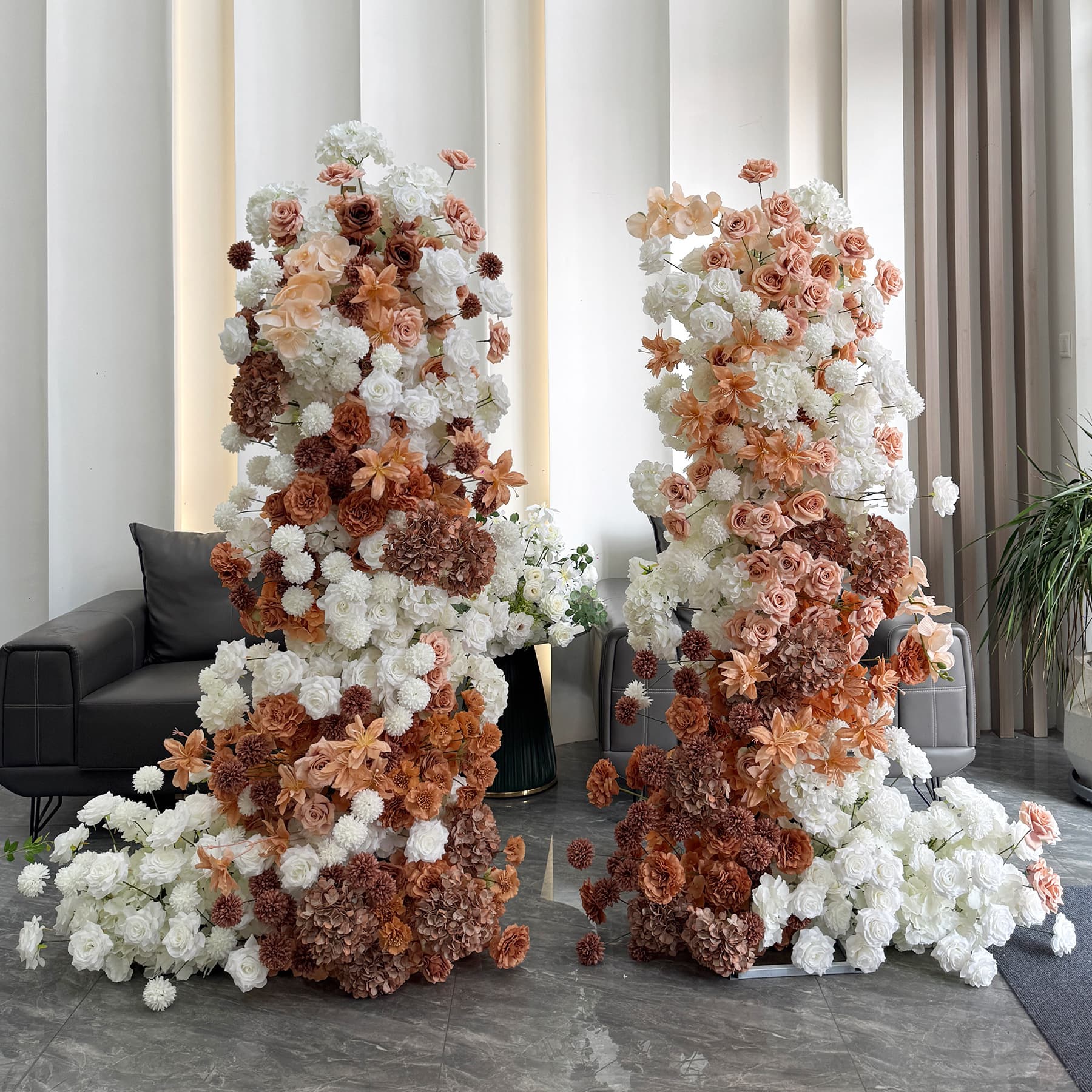 New wedding banquet decoration simulation flower arch horn flower stand flower cake tower fake flower door props flower