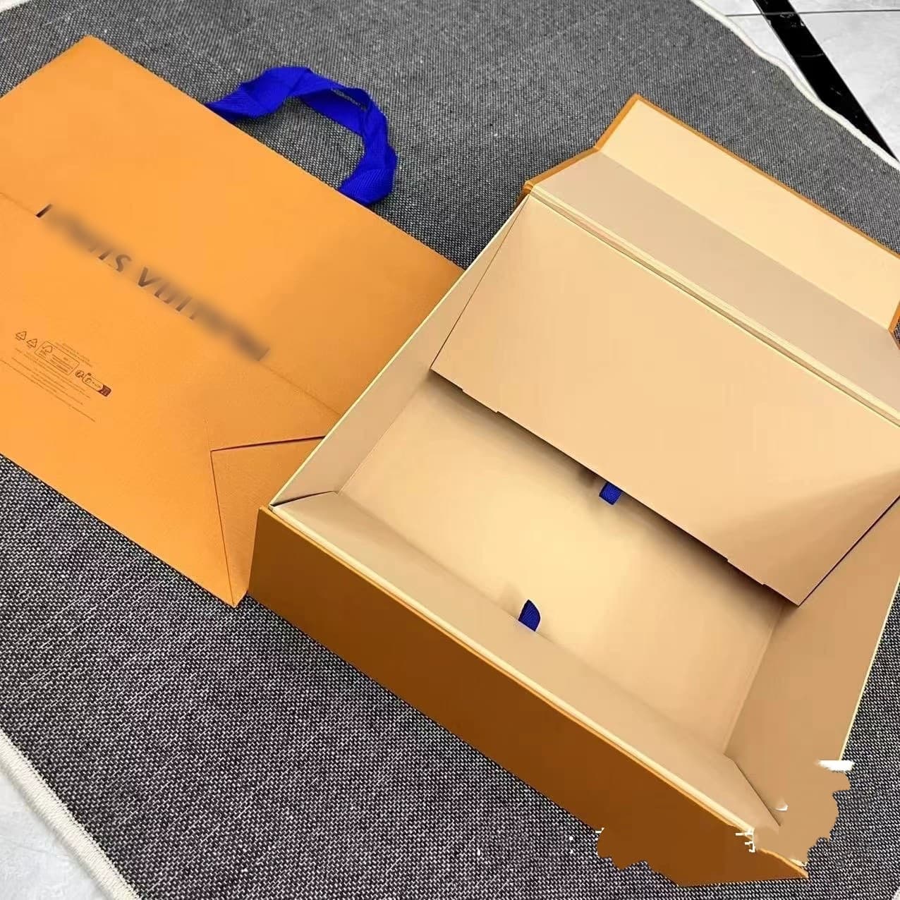 Select Lvjia's one-piece folding box in stock original big-brand L's bag shoes folding magnet box + handbag