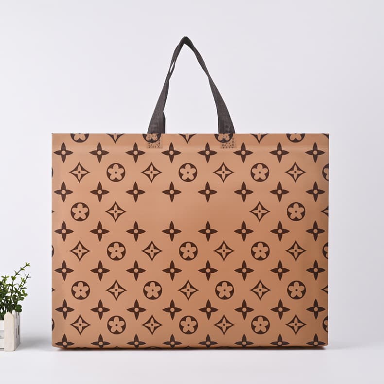 In Stock Non-Woven Fabric Bags with Custom Logo Printing, Advertising, Clothing, Shopping, Gift, Laminated, 3D Handle Bags, Custom Wholesale