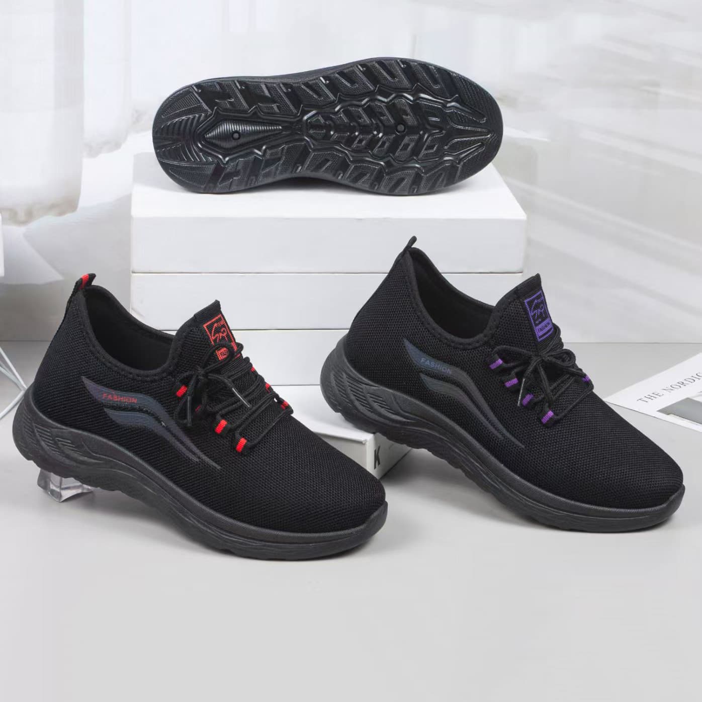 2026 Spring New Style Women's Casual Shoes with Sponge Lining, Old Beijing Cloth Shoes, Black Sole Lace-up Mom Shoes