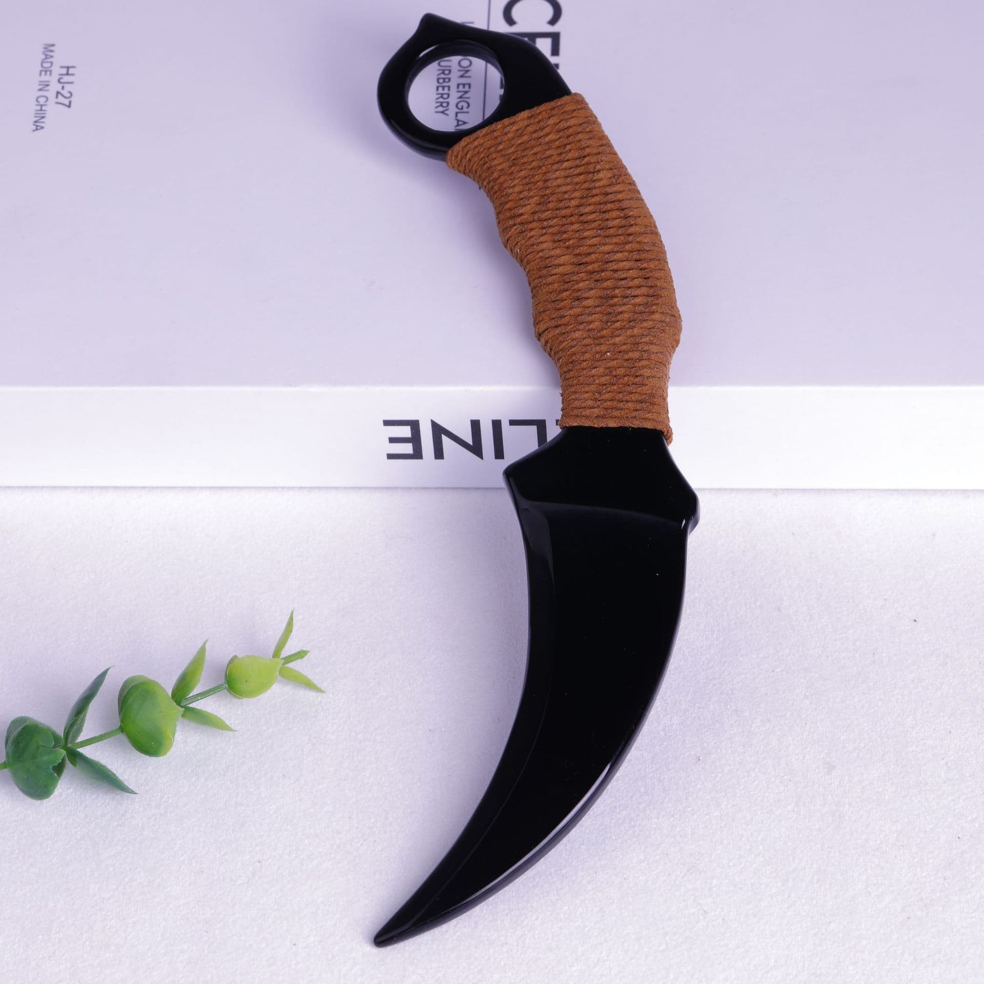 Obsidian Eagle Beak Claw Knife Raw Stone Polished Unedged Scimitar Playpiece Crystal Dagger Home Desktop Decoration