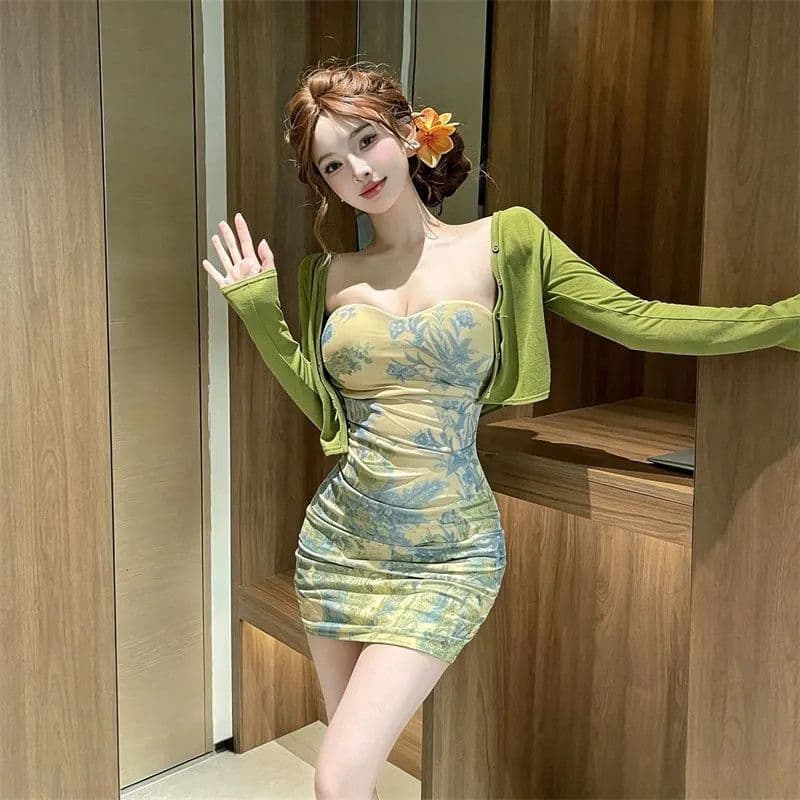 Hot girl printed two-piece tube top with padded skirt, hip-covering skirt, green short long-sleeved sun protection cardigan skirt