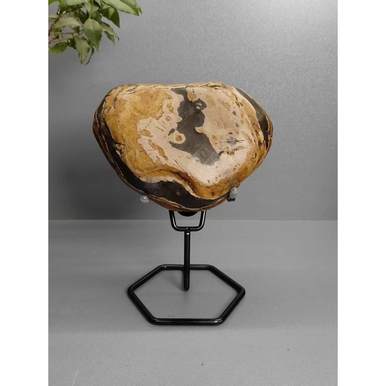 Strange stone base, wrought iron ornaments, stone bracket, original stone base, groove-free crystal ball ornament base