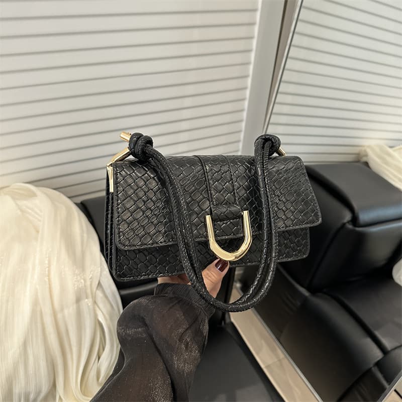 Cross-border temperament woven pattern shoulder bag 2025 large capacity new style fashionable casual portable armpit baguette bag