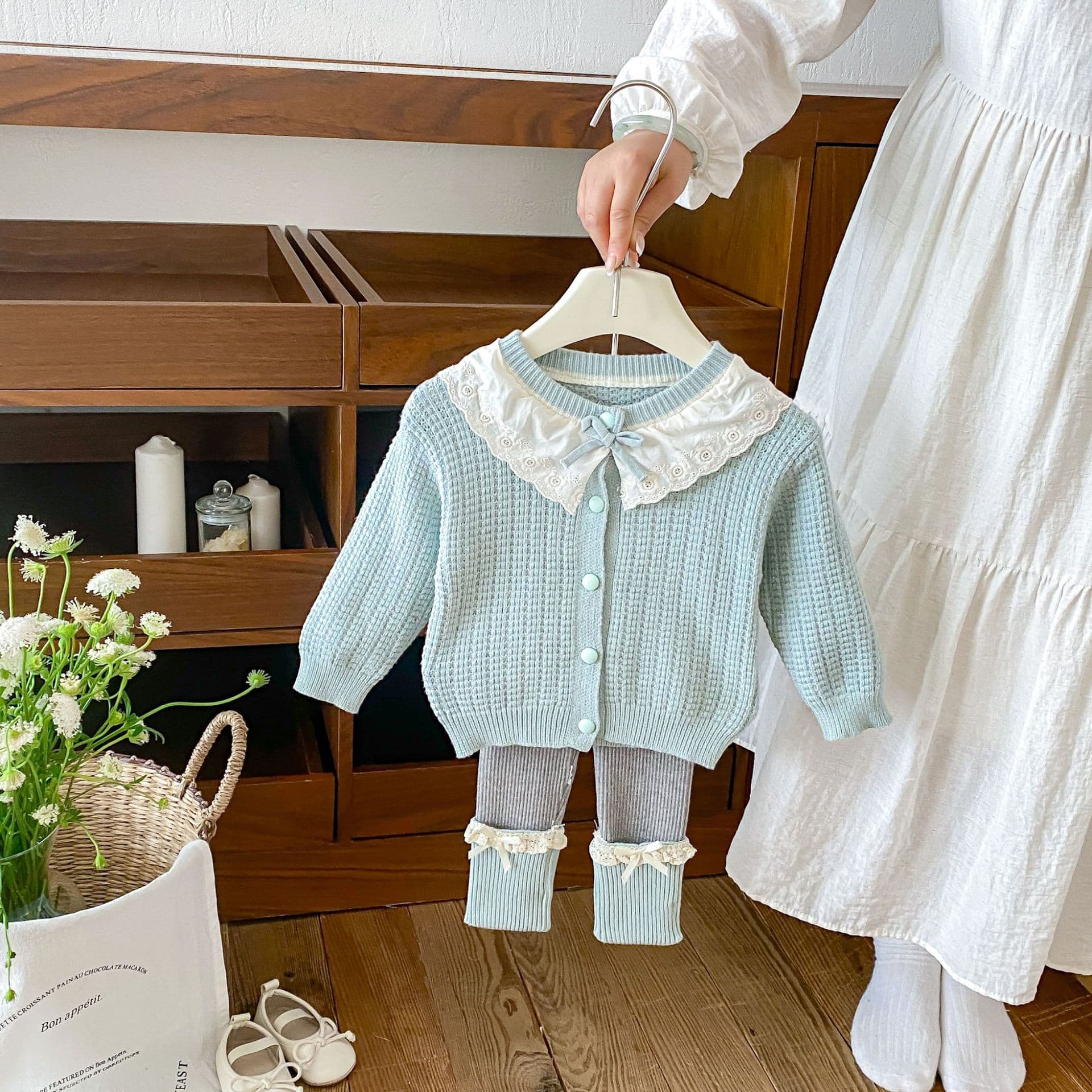 2026 Autumn Baby Girl Outfit Set 1-3 Years Lace Collar Contrast Color Knit Cardigan with Bowknot Leggings Two-Piece Set