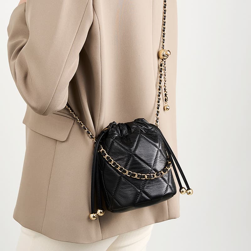 Bag 2026 New Crossbody Bucket Bag Korean Niche Bag Versatile Handbag Small Chain Genuine Leather Women's Bag