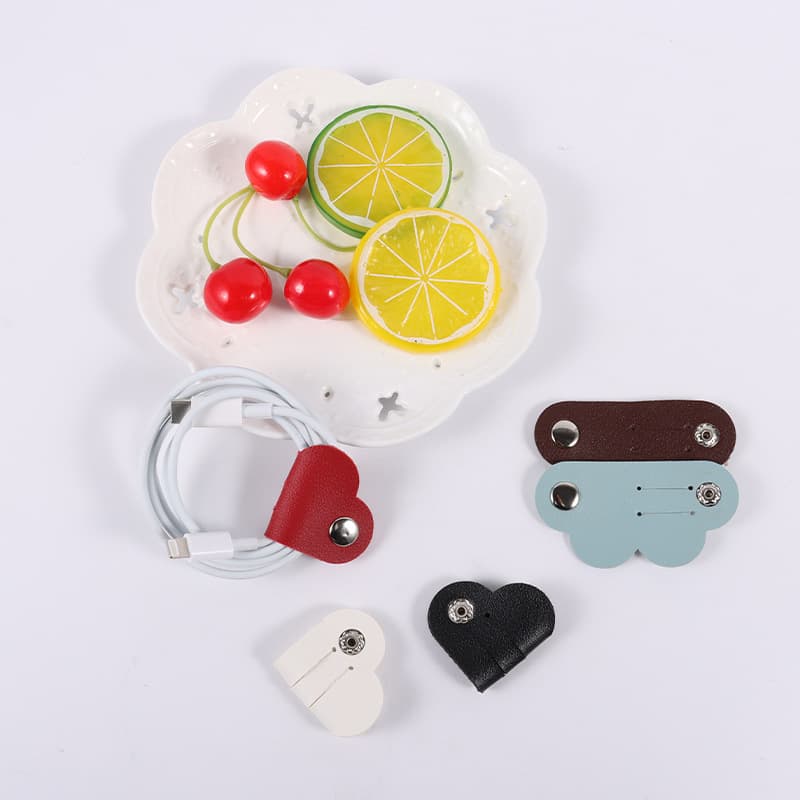 Simple and Cute PU Leather Heart Cable Winder Data Cable Organizer Snap-On Cable Tie Hub
