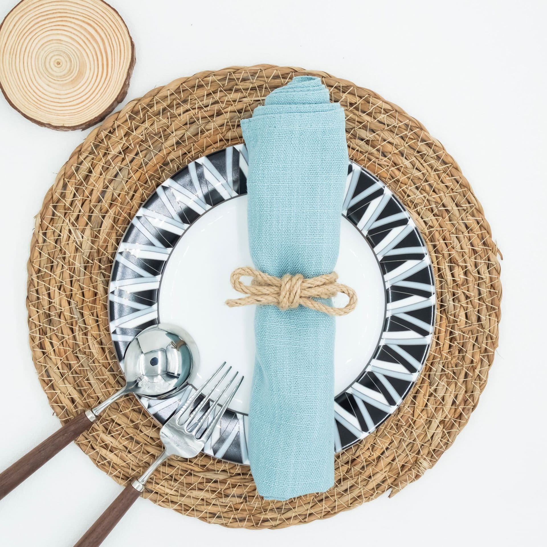 Cross-border handmade bow-knot woven hemp rope napkin rings, hotel decorations, natural color napkin rings, napkin buckles wholesale