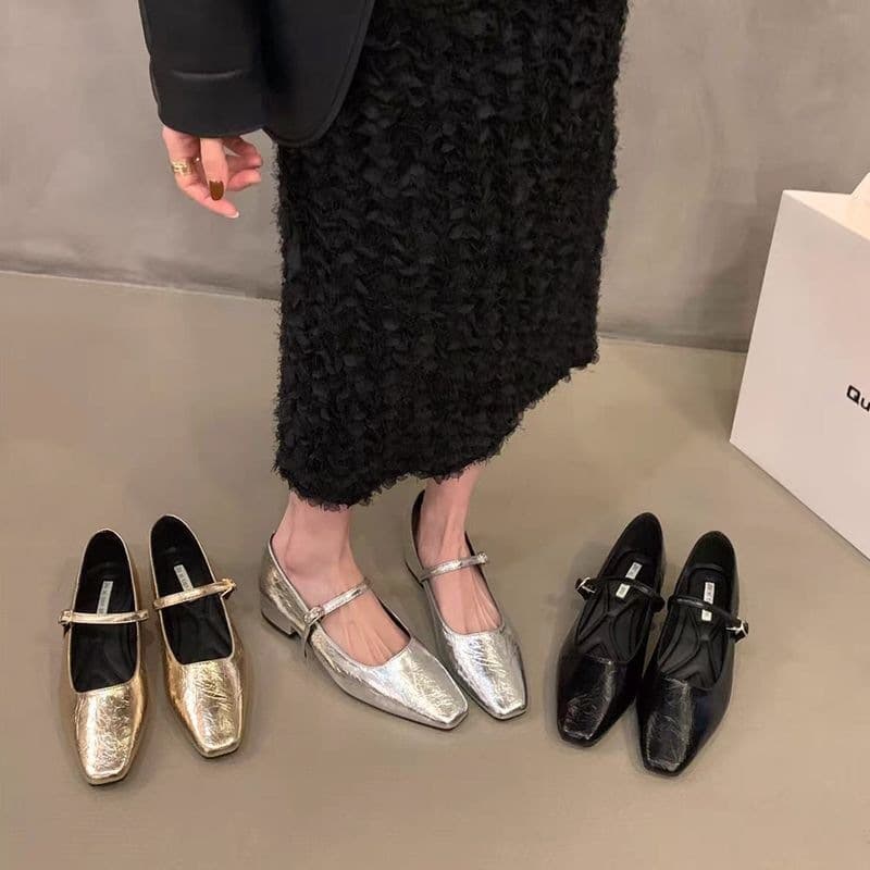 British style fashion commuter shoes, lightweight low-heel leather shoes for women 2026 new flat shoes to match skirts solid color single shoes