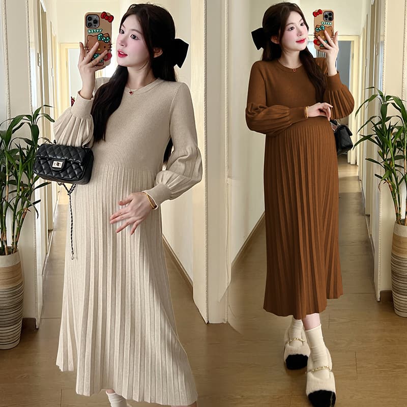 Real photos of thick, warm, long maternity knitted sweater dress with over-the-knee lantern sleeves, perfect for autumn and winter.