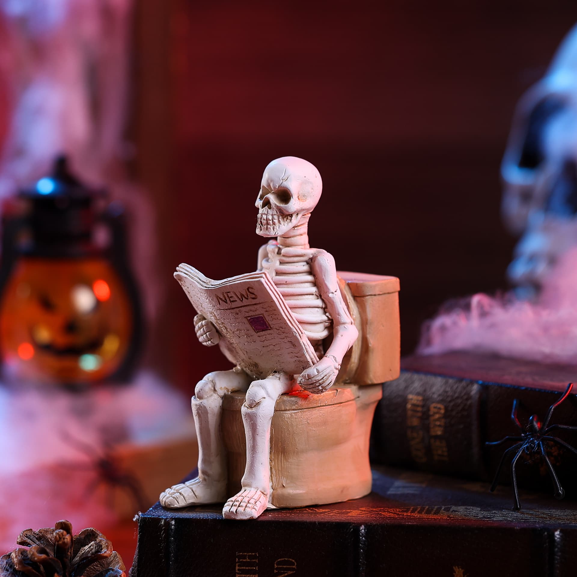 Cross-border Halloween creative toilet reading newspaper skull decorations bar tabletop horror atmosphere props decorations