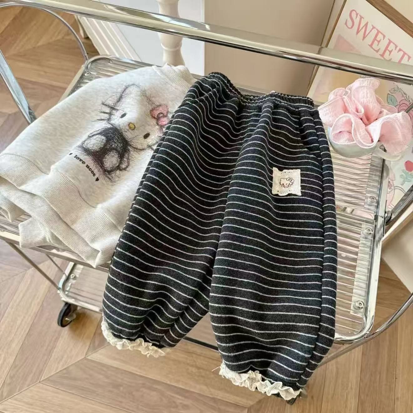 Girls cartoon suit autumn and winter plus velvet kt cat top velvet sweater baby striped lace loose leggings pants winter