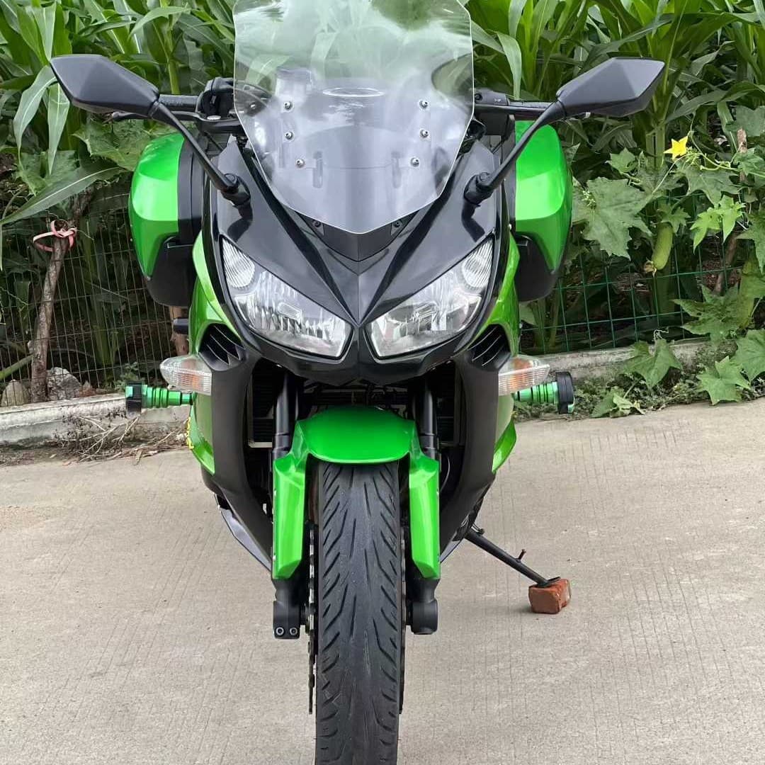 Kawasaki Z1000SX Four-Cylinder Water-Cooled Liter-Class Super Sport Kawasaki Viper Touring Edition with Side Cases