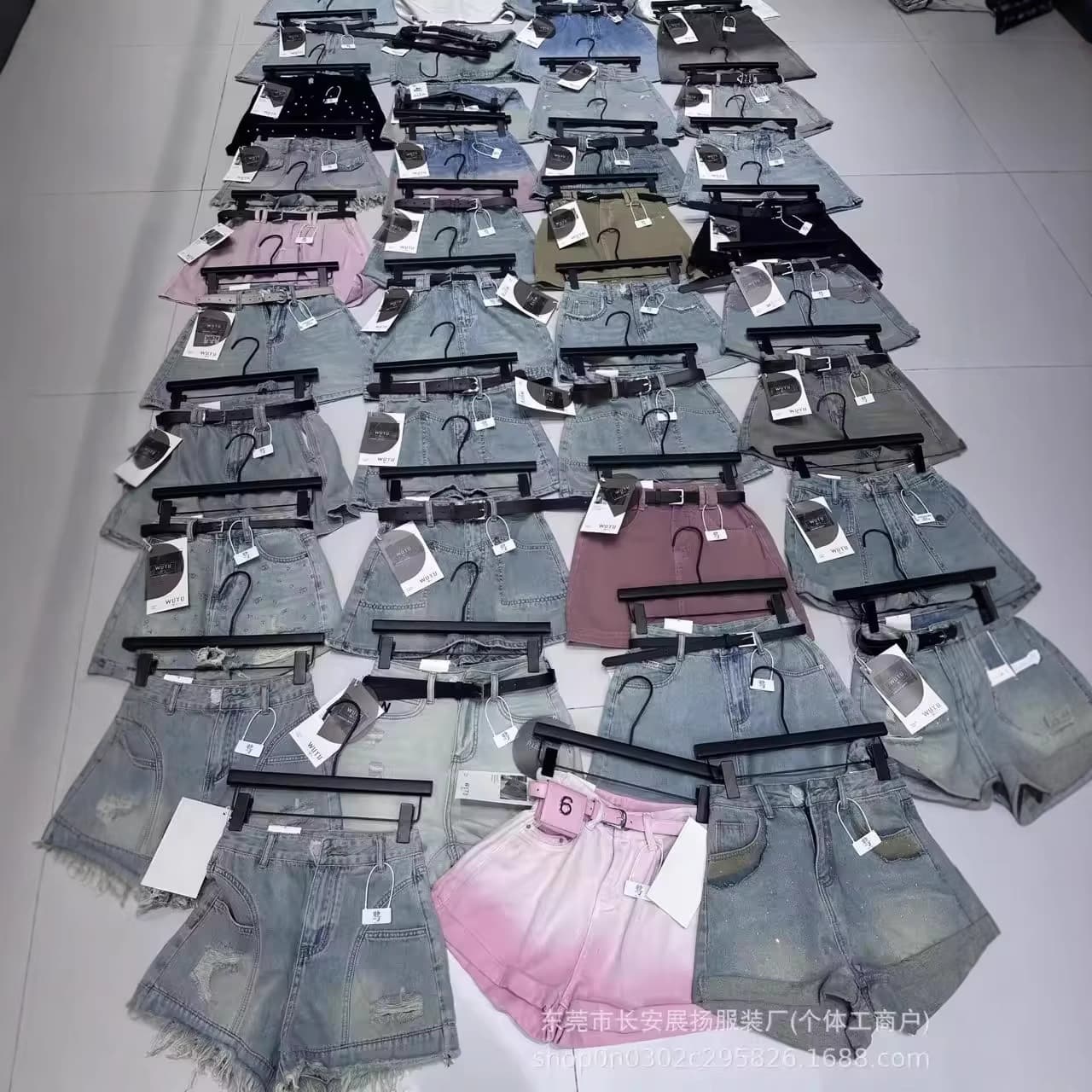 Available Ladies' Shorts Women's Denim Shorts Wholesale Jeans Women Vintage High Waist Straight